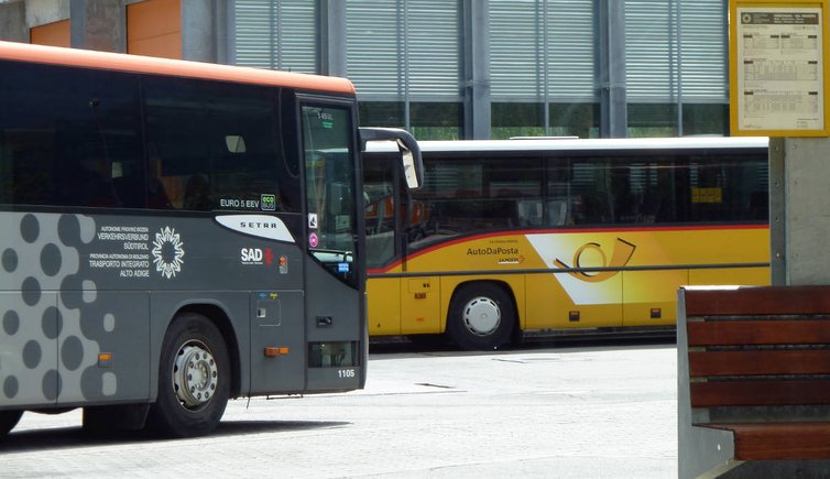 Bus und Zug Meran und Umgebung